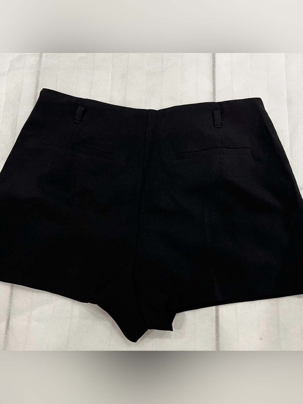 Forever 21 Black High-Waist Tailored Shorts size medium - Picture 6 of 8